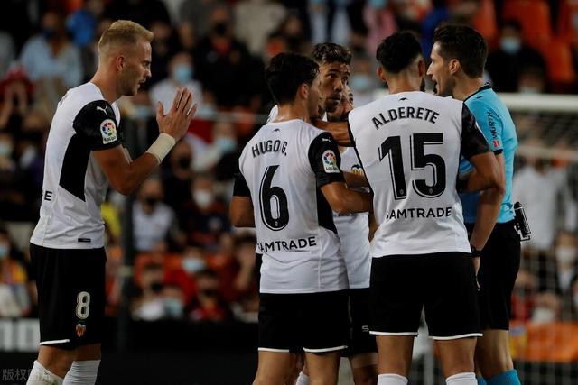 中国男篮1分险胜新西兰 李凯尔18分+致胜抢断