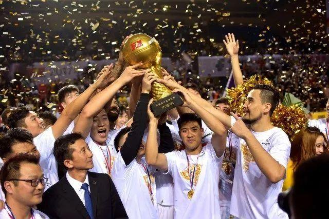 欧冠夺冠赔率：巴萨1赔4居首 大巴黎皇马紧追