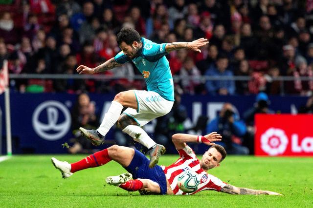 32岁内马尔沙特躺平 36岁莱万西甲拼命15场进17球